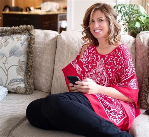 At just 23 years of age, and in the midst of creating her own fashion empire, <b>Susan</b> met and married her husband, Richard. . What happened to susan graver on qvc